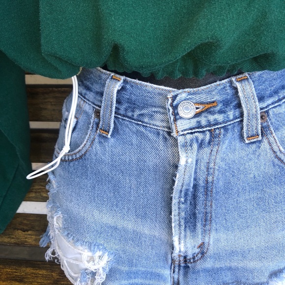 Disney Tiger | Cropped Crewneck - Picture 3 of 5